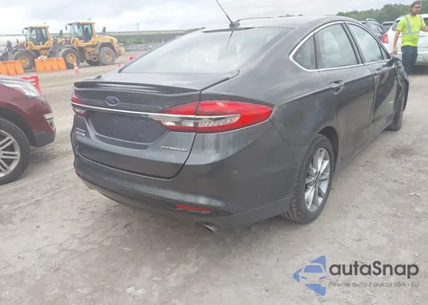 2018 Ford Fusion Energi Titanium из США, поврежденный, VIN 3FA6P0SU3JR145577